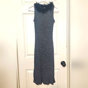Elegant Ladies XS fitted long gray dress, sleeveless with feather collar.